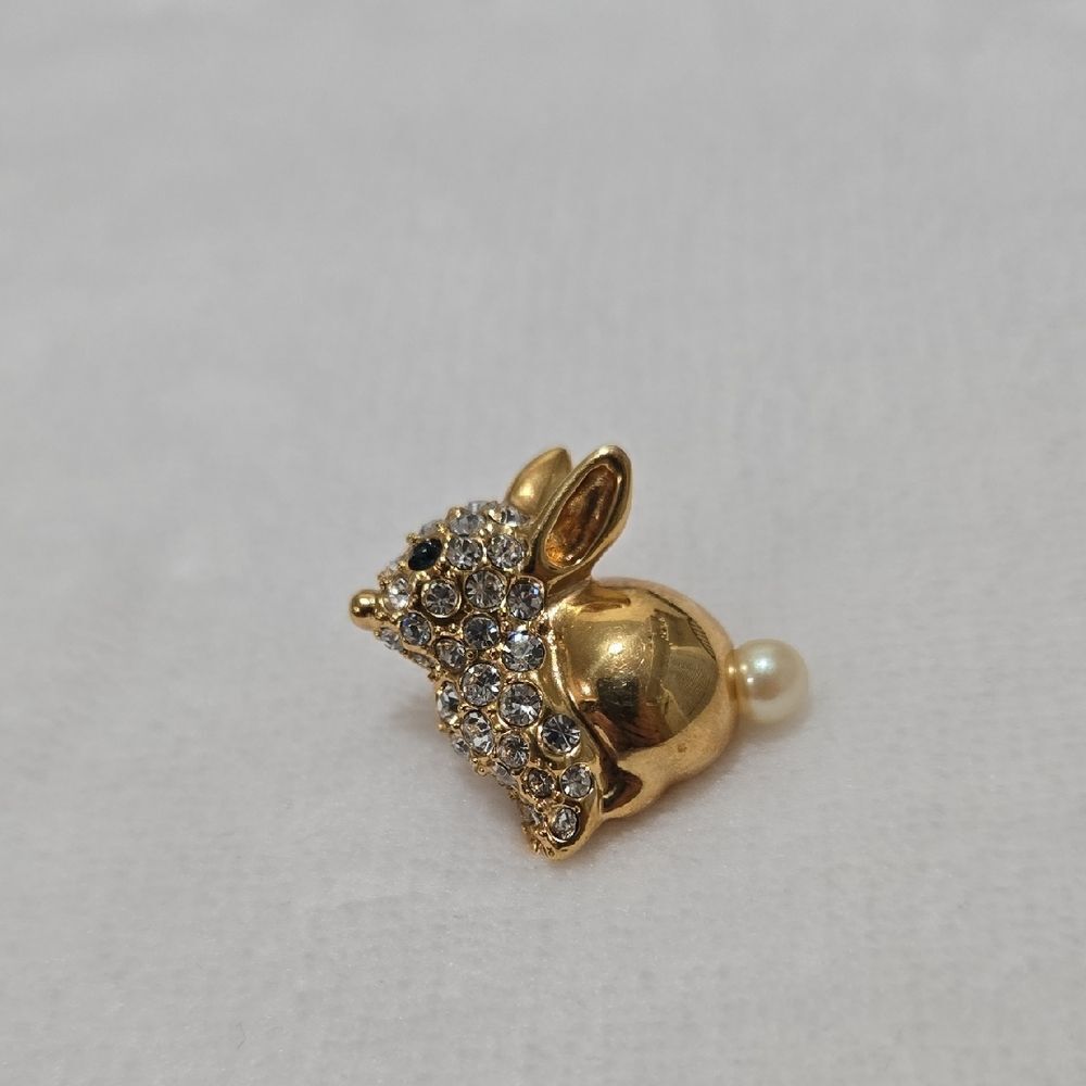Crystal Rabbit Brooch - Picture 5 of 7